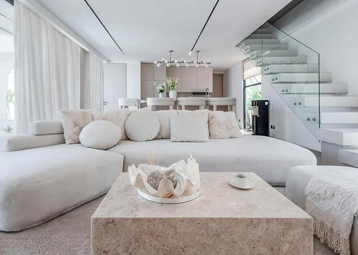 Brand New Luxury 2 Bedroom Casa Coco Laubana * Uluwatu (Bali)