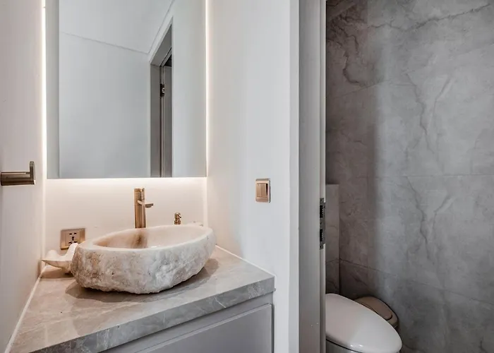 Brand New Luxury 2 Bedroom Casa Coco Laubana