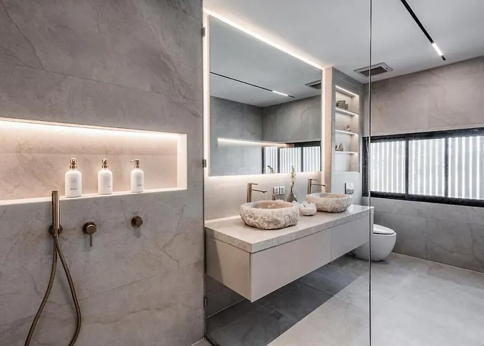 Brand New Luxury 2 Bedroom Casa Coco Laubana Villa