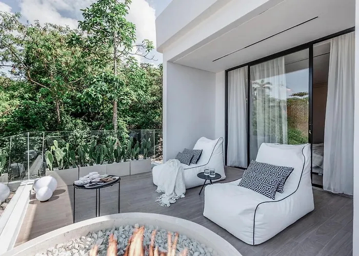 Brand New Luxury 2 Bedroom Casa Coco Laubana Villa *